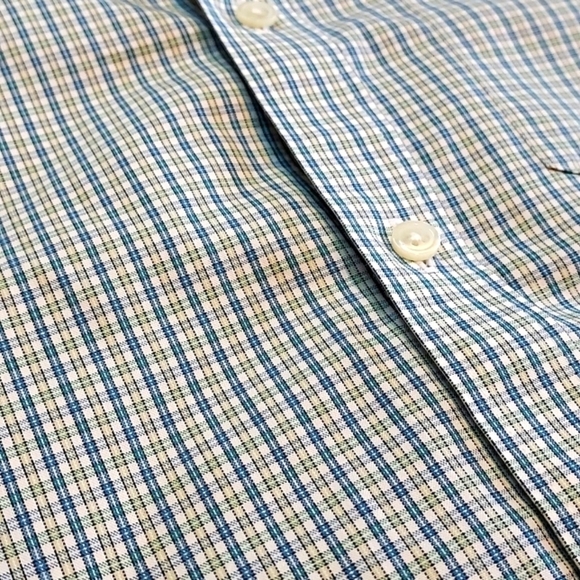 EDDIE Bauer Wrinkle Free Relaxed Fit button up short sleeved shirt, size M - Picture 3 of 4